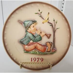 1979 Goebel Hummel Annual Plate Hum 272 Boy with Flute & Bird Germany 7.75"